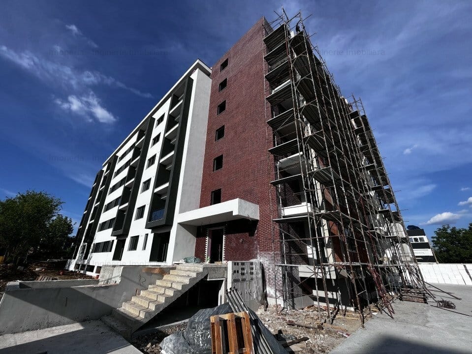 3 Camere Empire Residence Tornadei